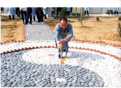 2001 年神龍山莊開幕